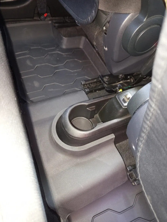 Alfombrilla instalada en el interior del auto de Mimi Silva
