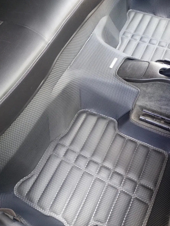Alfombrilla instalada en el auto de Salvador Conceição